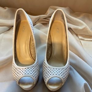 Apt. 9 Nude Kennedy Peep Toe Pumps